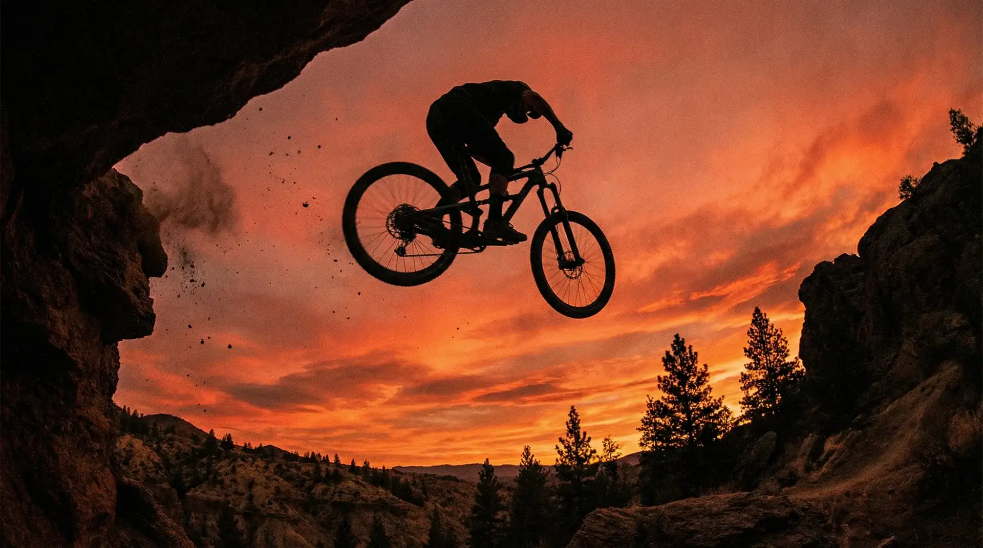 山地车悬崖飞跃 - 狠狠撸 高清实拍